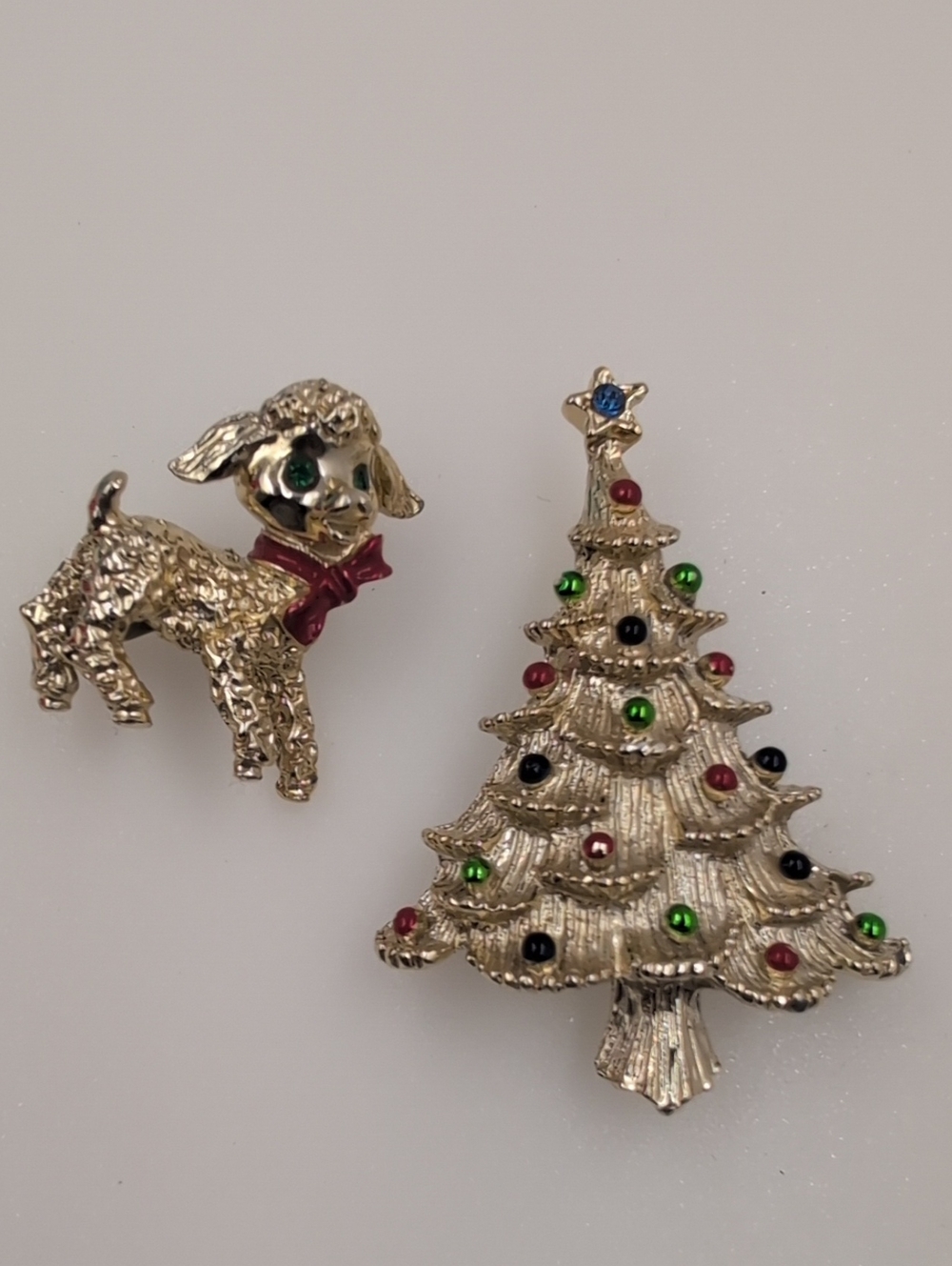 Vintage Signed Gerry’s Christmas Tree Brooch & Textured Gold Lamb Pin Lot C68 - Picture 1 of 5